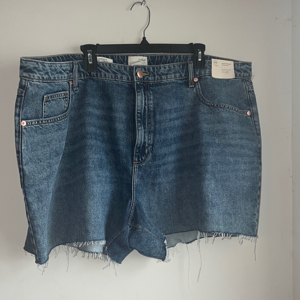 New - Universal Threads plus size Shorts 22W